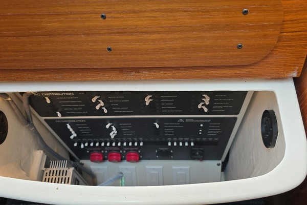 2006 Tiara Yachts 36