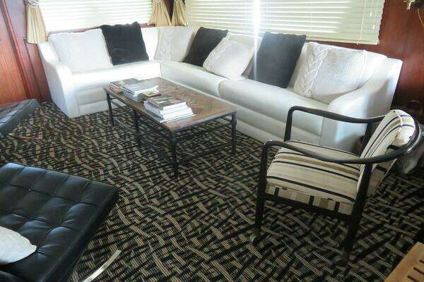 Photo of the 1986 Hatteras 58 Motor Yacht "RIVE' GAUCHE"