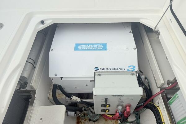 Pursuit 365 DC - SALTY GIRL - Seakeeper