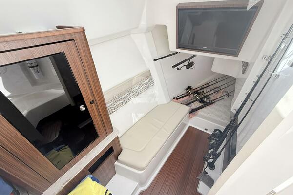 Pursuit 365 DC - SALTY GIRL - Cabin