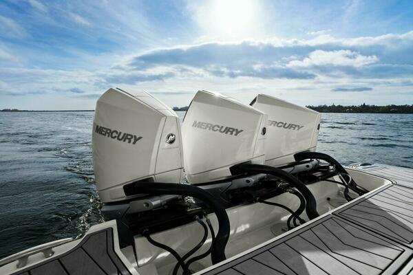 2023 Monterey 385 SS - Outboard Engines