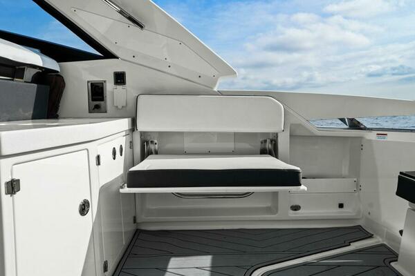 2023 Monterey 385 SS - Seating