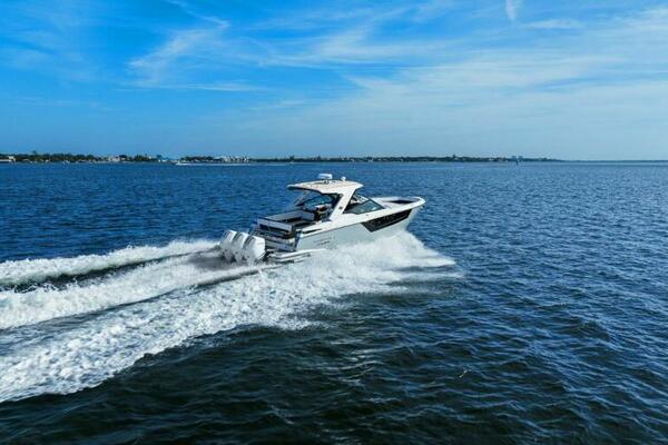 2023 Monterey 385 SS - Profile