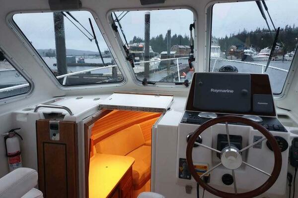 29ft Back Cove Yacht For Sale