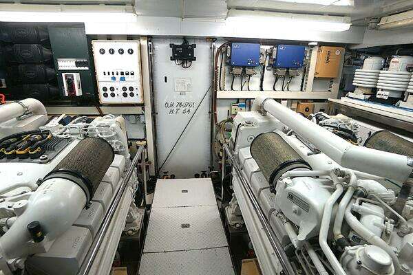 2008 Ocean Alexander 102