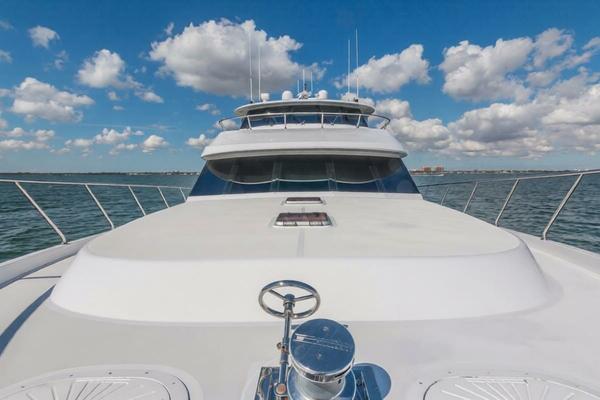 ROBIN S NEST 102ft Ocean Alexander Yacht For Sale