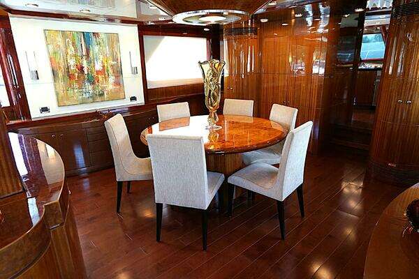 Photo of the 2008 Ocean Alexander 100 Skylounge Megayacht "ROBIN'S NEST"