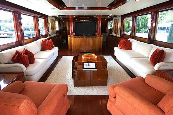 ROBIN S NEST 102ft Ocean Alexander Yacht For Sale