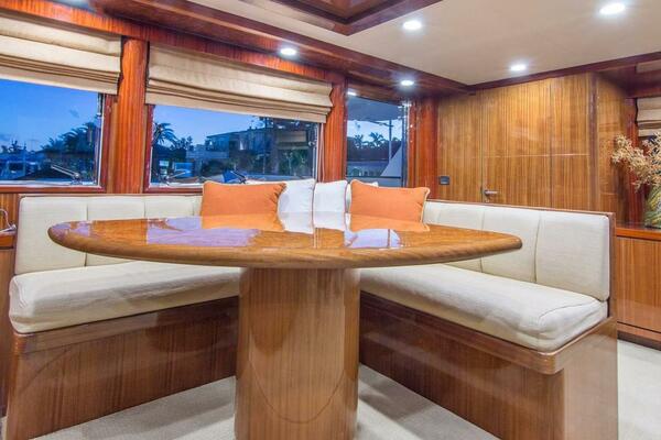 ROBIN S NEST 102ft Ocean Alexander Yacht For Sale