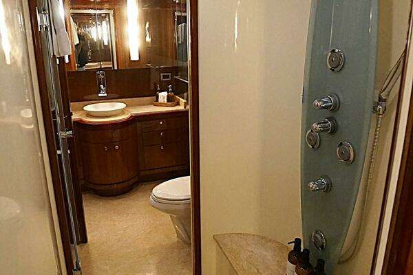 2008 Ocean Alexander 102