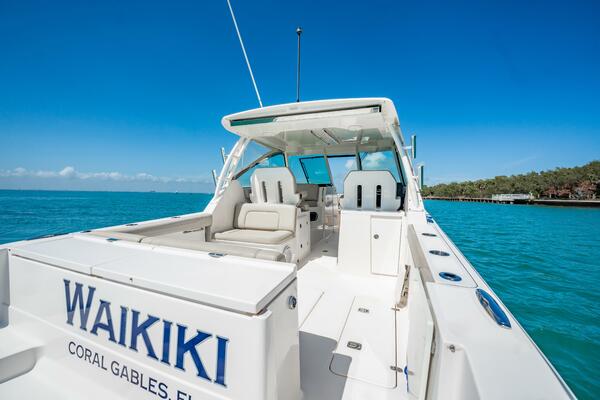 WAIKIKI 32ft Pursuit Yacht For Sale