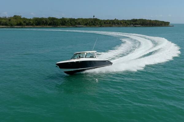 WAIKIKI 32ft Pursuit Yacht For Sale