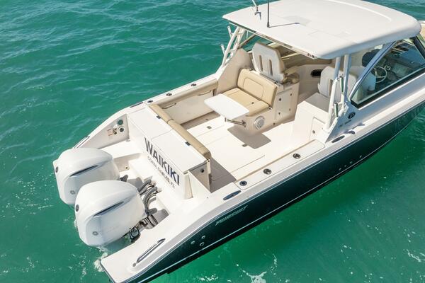WAIKIKI 32ft Pursuit Yacht For Sale