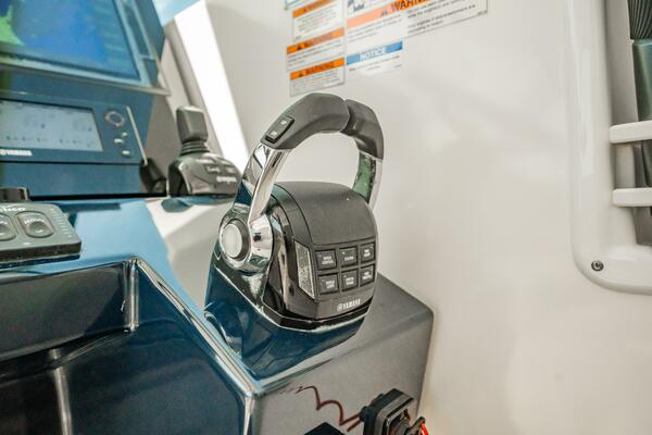 WAIKIKI 32ft Pursuit Yacht For Sale