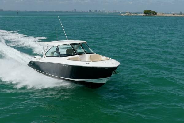 WAIKIKI 32ft Pursuit Yacht For Sale