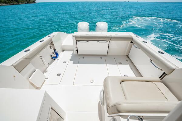 WAIKIKI 32ft Pursuit Yacht For Sale