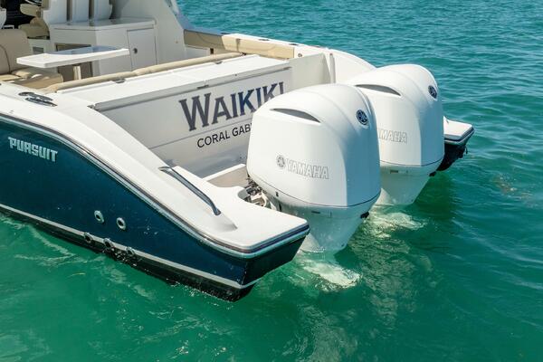 WAIKIKI 32ft Pursuit Yacht For Sale