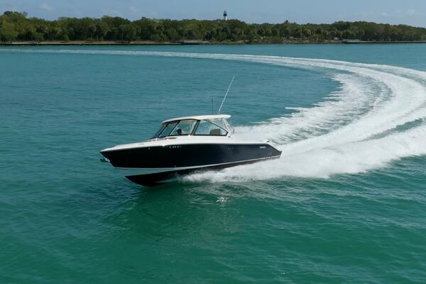 WAIKIKI 32ft Pursuit Yacht For Sale