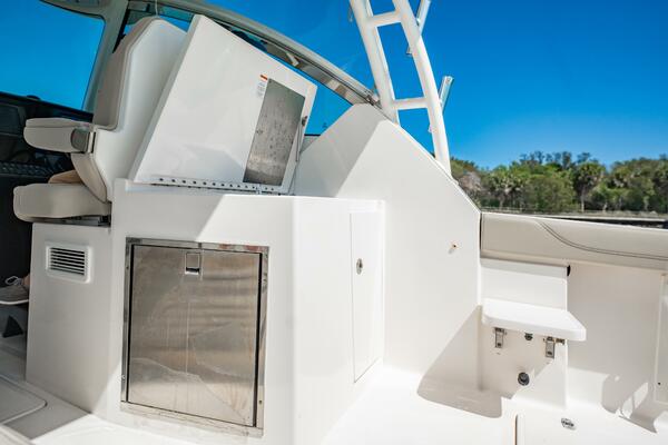 WAIKIKI 32ft Pursuit Yacht For Sale