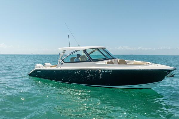 WAIKIKI 32ft Pursuit Yacht For Sale