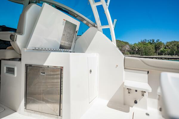 WAIKIKI 32ft Pursuit Yacht For Sale