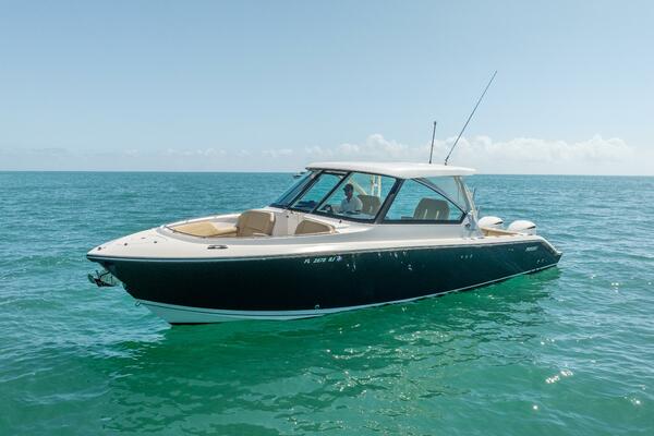 WAIKIKI 32ft Pursuit Yacht For Sale
