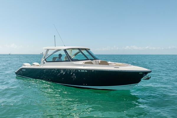 WAIKIKI 32ft Pursuit Yacht For Sale
