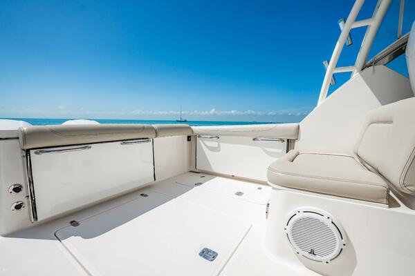 WAIKIKI 32ft Pursuit Yacht For Sale