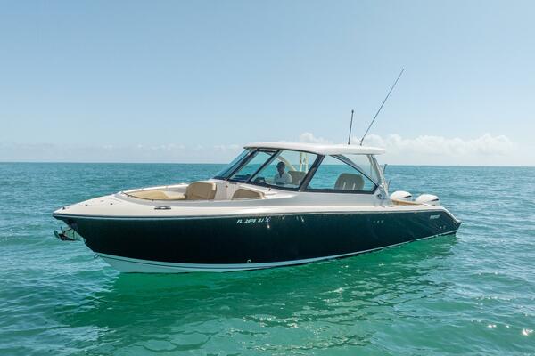 WAIKIKI 32ft Pursuit Yacht For Sale