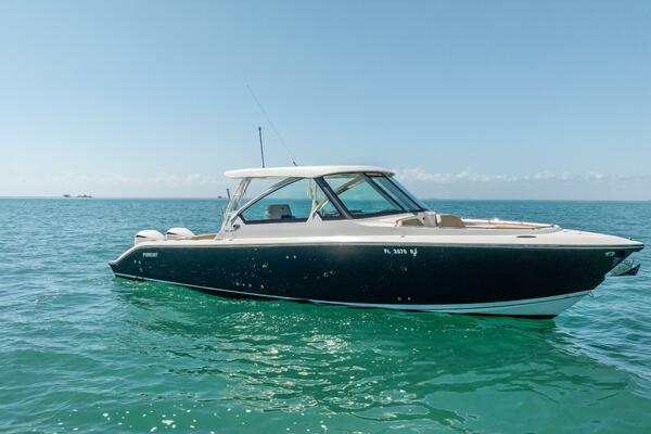 WAIKIKI 32ft Pursuit Yacht For Sale