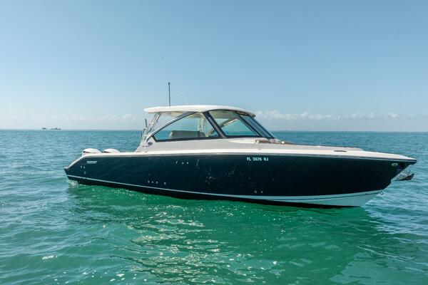 WAIKIKI 32ft Pursuit Yacht For Sale