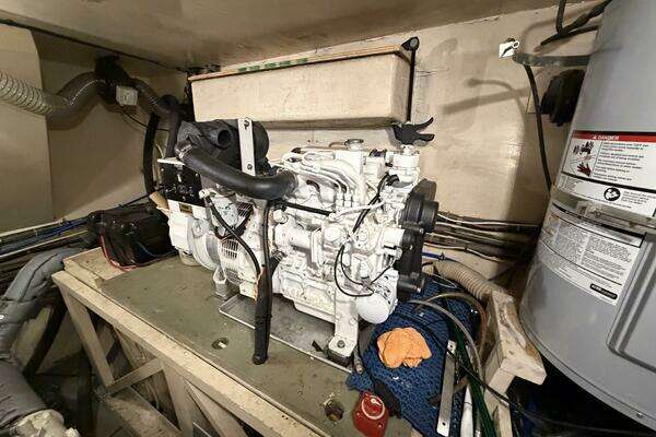 Hatteras 58 LRC Yacht For Sale