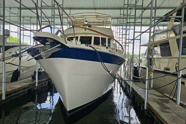 Hatteras 58 LRC Yacht For Sale