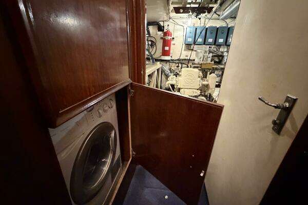 Hatteras 58 LRC Yacht For Sale