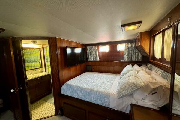 Turtle IV 58ft Hatteras Yacht For Sale