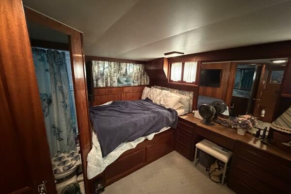 Turtle IV 58ft Hatteras Yacht For Sale