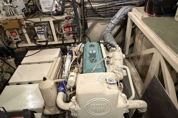 Hatteras 58 LRC Yacht For Sale