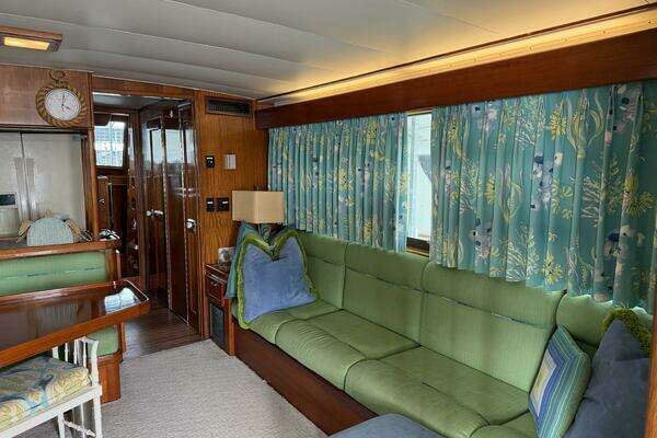 Hatteras 58 LRC Yacht For Sale