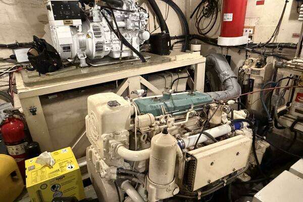 Hatteras 58 LRC Yacht For Sale