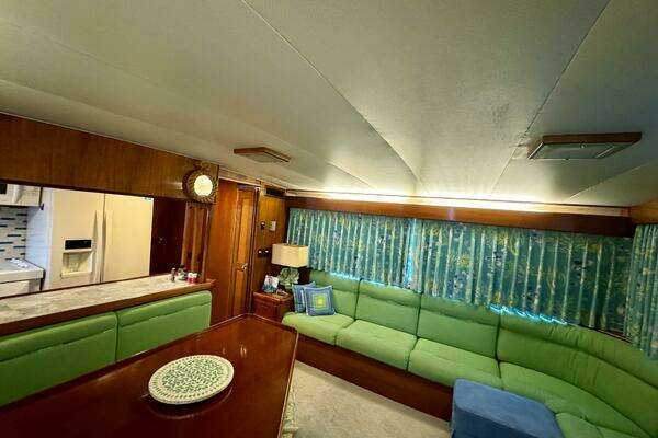 Hatteras 58 LRC Yacht For Sale