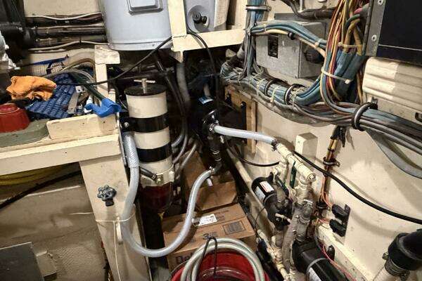 Hatteras 58 LRC Yacht For Sale