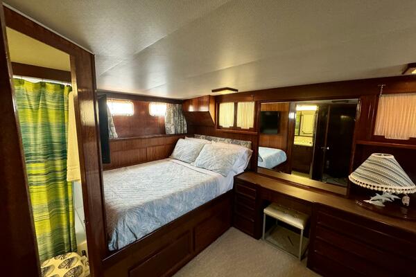 Turtle IV 58ft Hatteras Yacht For Sale