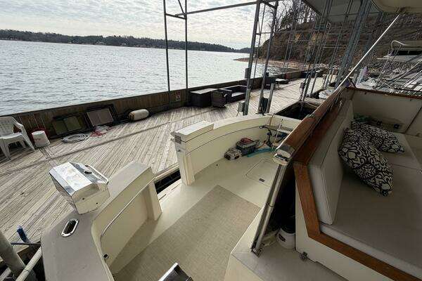 Hatteras 58 LRC Yacht For Sale