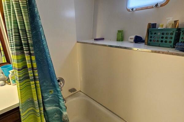 Turtle IV 58ft Hatteras Yacht For Sale