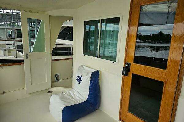 Hatteras 58 LRC Yacht For Sale