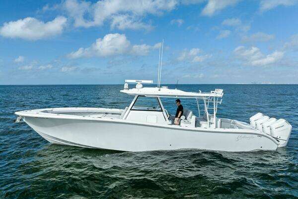 2024 Yellowfin 42