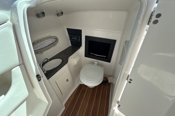 27ft Chaparral Yacht For Sale