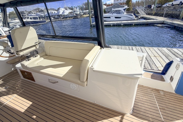 Lucky Boys 38ft MJM Yacht For Sale