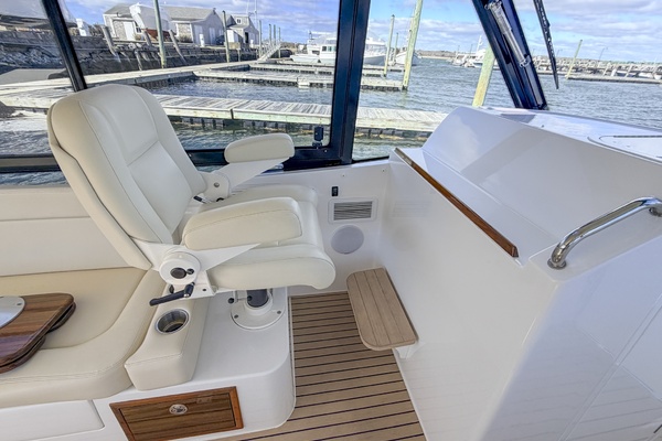 Lucky Boys 38ft MJM Yacht For Sale