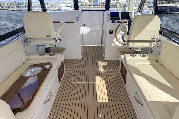 Lucky Boys 38ft MJM Yacht For Sale